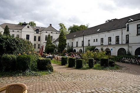 Castle in Baarlo again taken by Tweakers