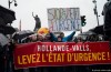 Manifestanti chiedono la Fine dello stato di Emergenza