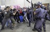 Police dans le Brésil va de nouveau contre les Manifestants