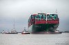 Containerriese is in the Elbsand fixed