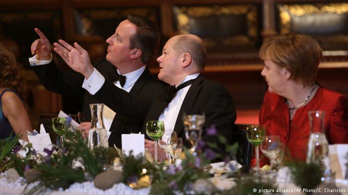 Merkel umschmeichelt Briten beim Festmahl