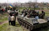 Des Soldats ukrainiens se dégourdir les Armes