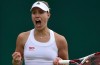 Kerber avanti, Petkovic esce