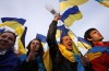 Bandiera originale a Donetsk sotto Scorta