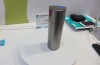 Drinkfles met usb-aansluiting doodt bacteriën met uv-licht