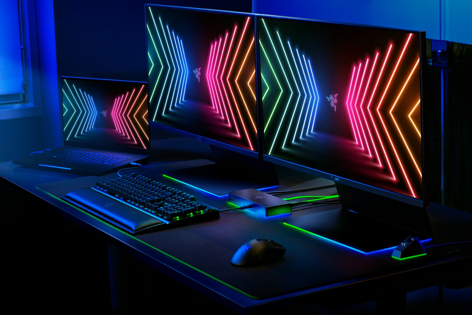 Razer: Thunderbolt-4-Dock und Laptop-Stand mit Chroma