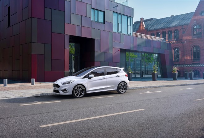 Ford Fiesta, il restyling si fa vedere su strada durante alcuni test