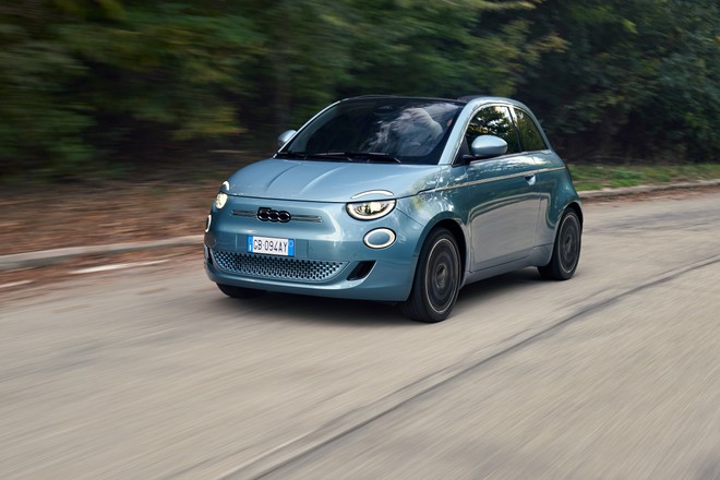 LeasysGO!, a Milano arriva il car sharing dedicato alla 500 elettrica
