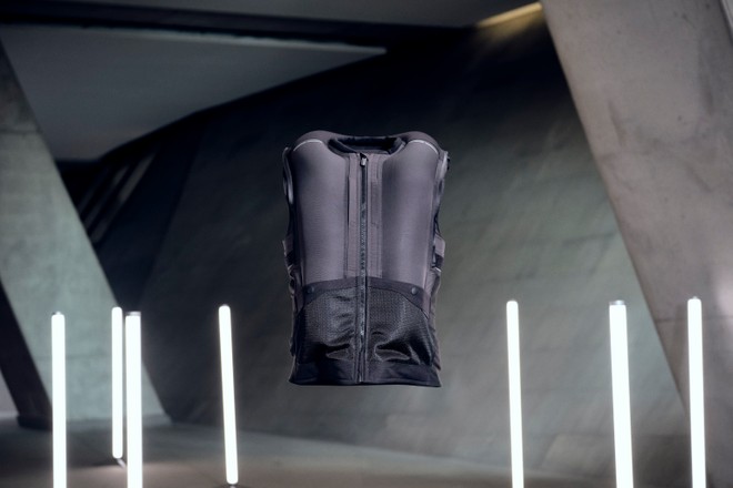 Tucano Urbano presenta Airscud, la nuova giacca con airbag integrato
