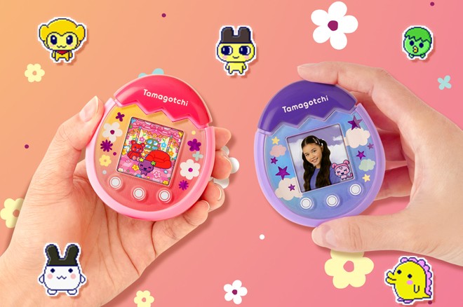Tamagotchi Pix tra reale e virtuale: selfie con il personaggio e… cibo da asporto