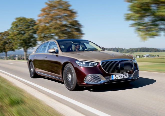 The new Mercedes-Maybach S-Class arrives in Italy with prices from 187,580 euros