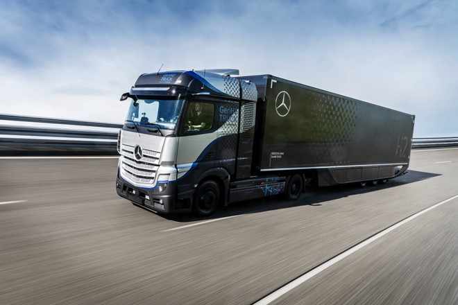 Daimler Trucks: intensive tests on the Mercedes-Benz GenH2 Truck Fuel Cell begin