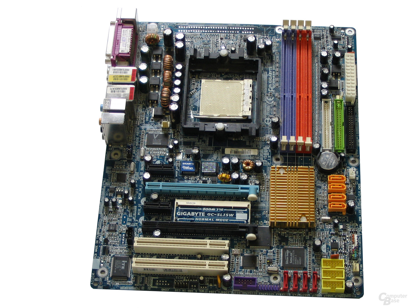 Im Test vor 15 Jahren: PCIe x8 gegen PCIe x16 für Multi-GPU-Systeme