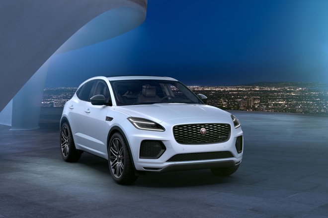 Jaguar E-Pace, the new R-Dynamic Black Edition arrives
