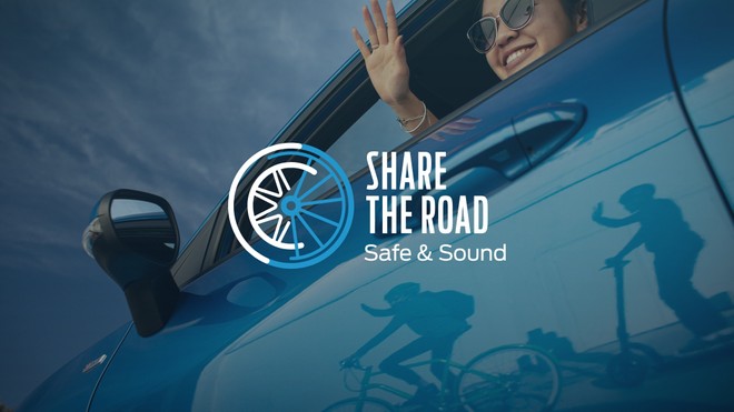 Ford, a study highlights the risks of using earphones while on the move